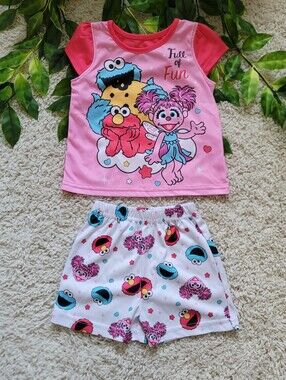 Toddler Girl Sesame Street Pajamas (2T)